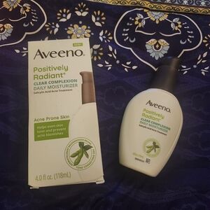 Aveeno Positively Radiant Daily Moisturizer